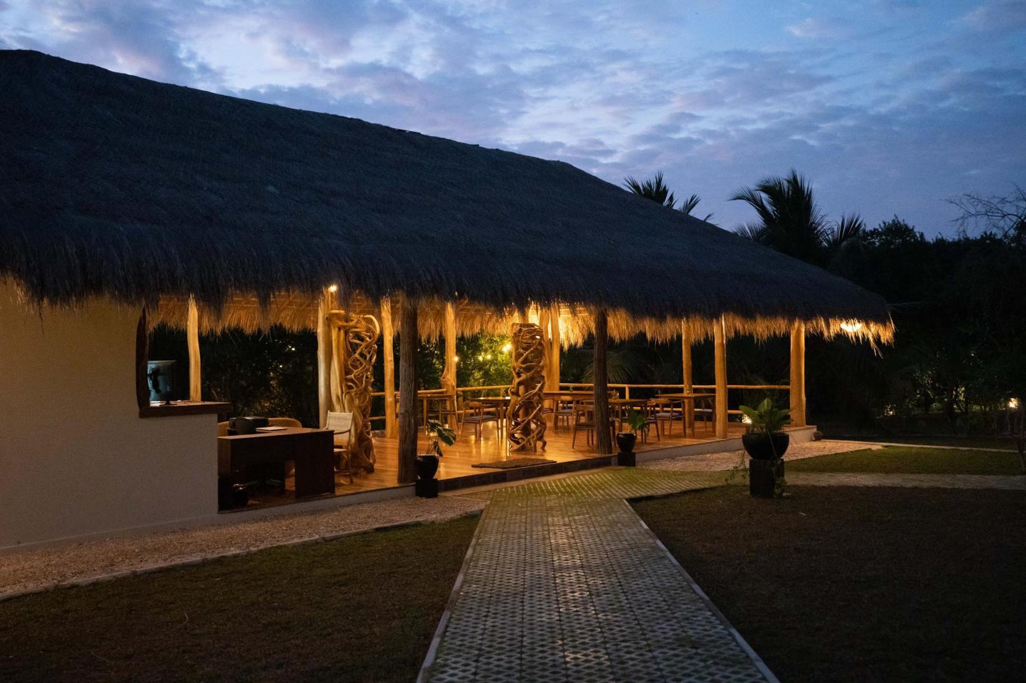 Omkara Rekawa Hotel Tangalle Exterior photo