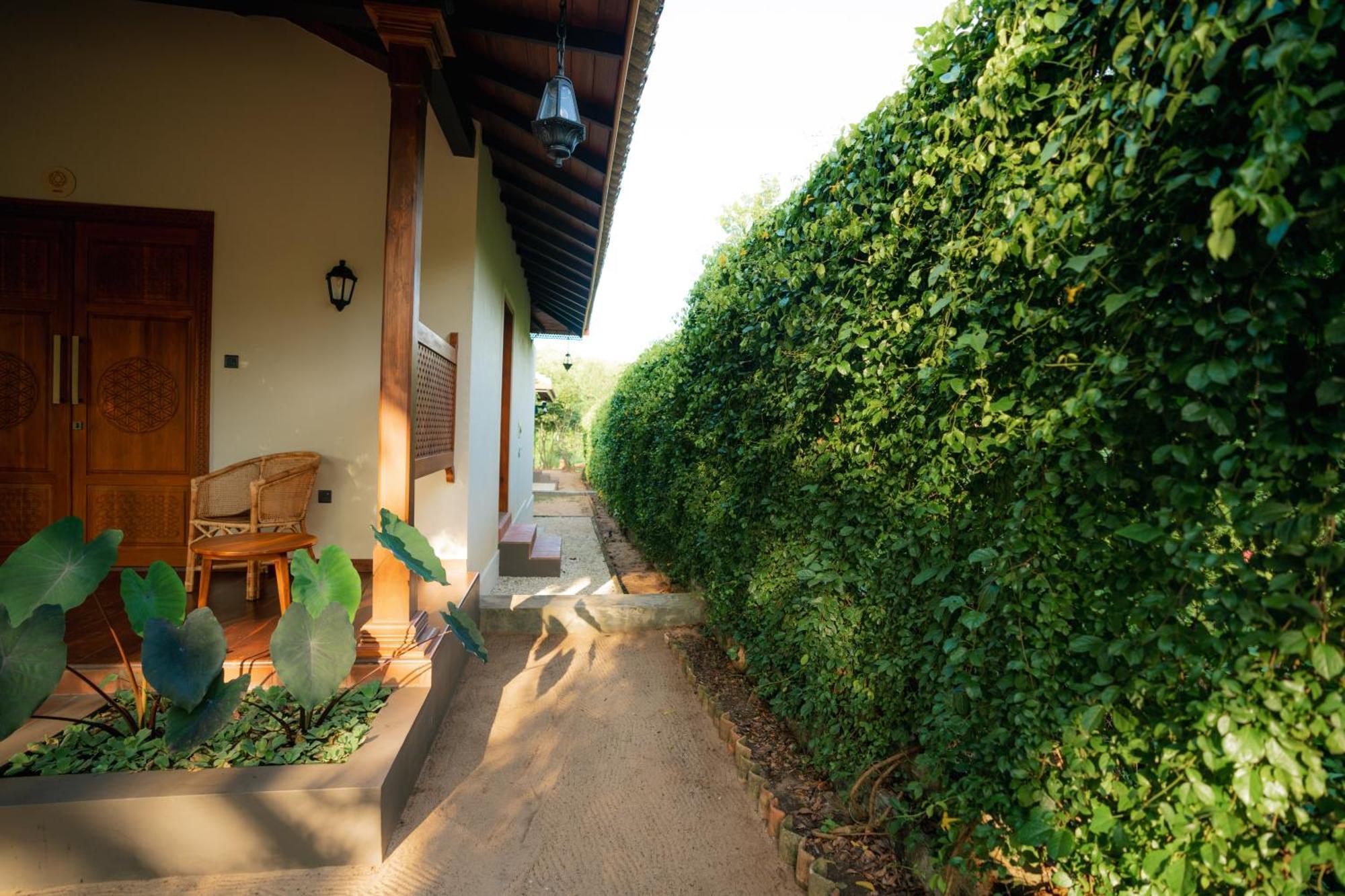 Omkara Rekawa Hotel Tangalle Exterior photo