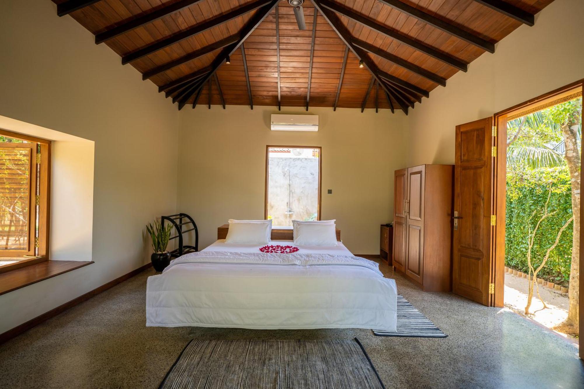 Omkara Rekawa Hotel Tangalle Exterior photo
