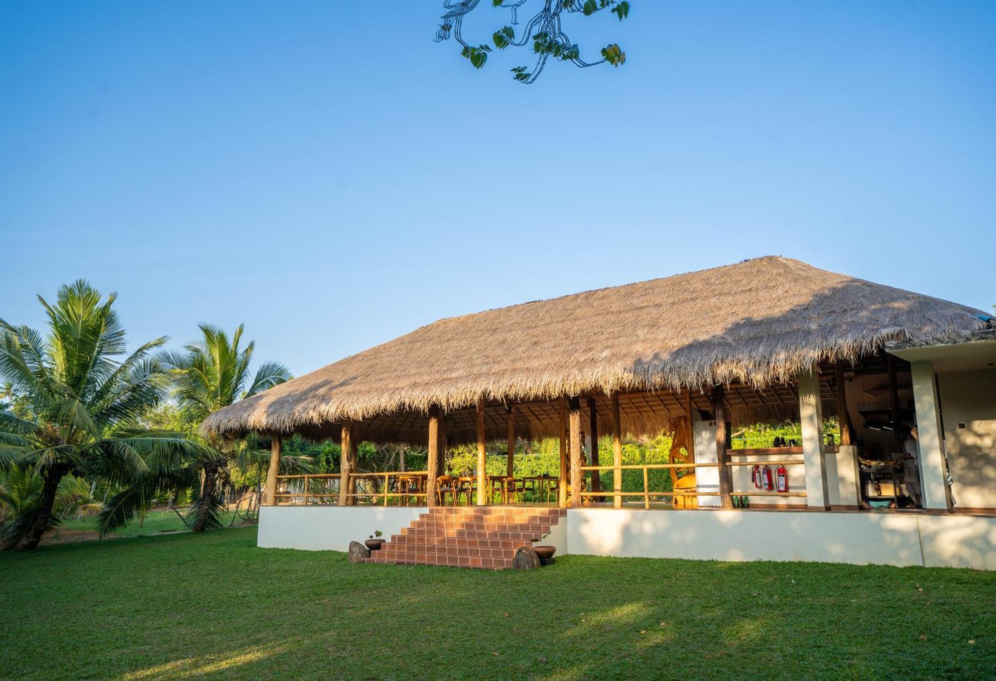 Omkara Rekawa Hotel Tangalle Exterior photo