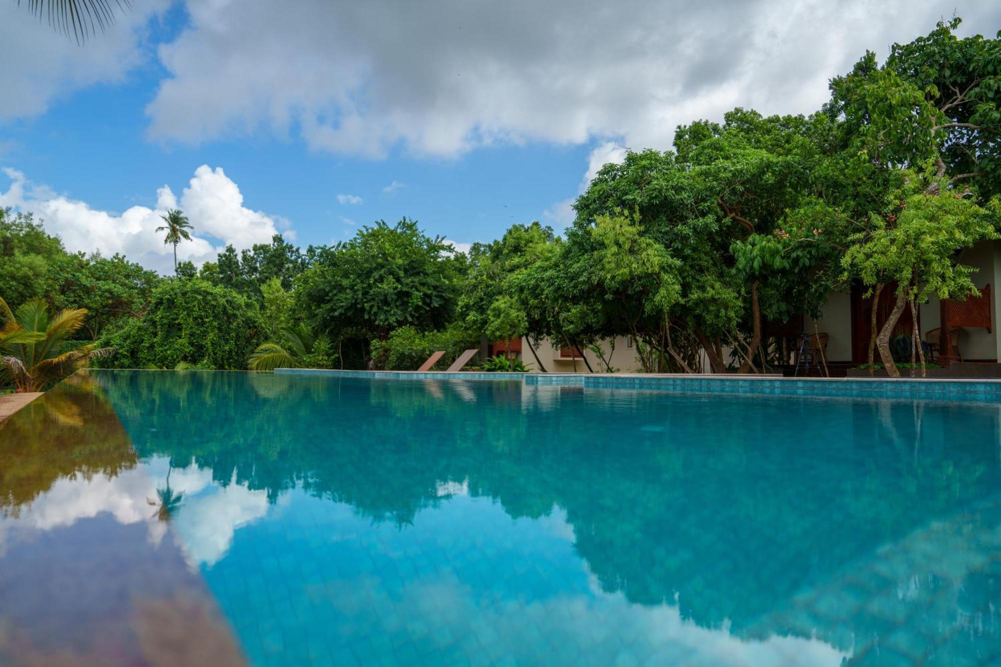 Omkara Rekawa Hotel Tangalle Exterior photo
